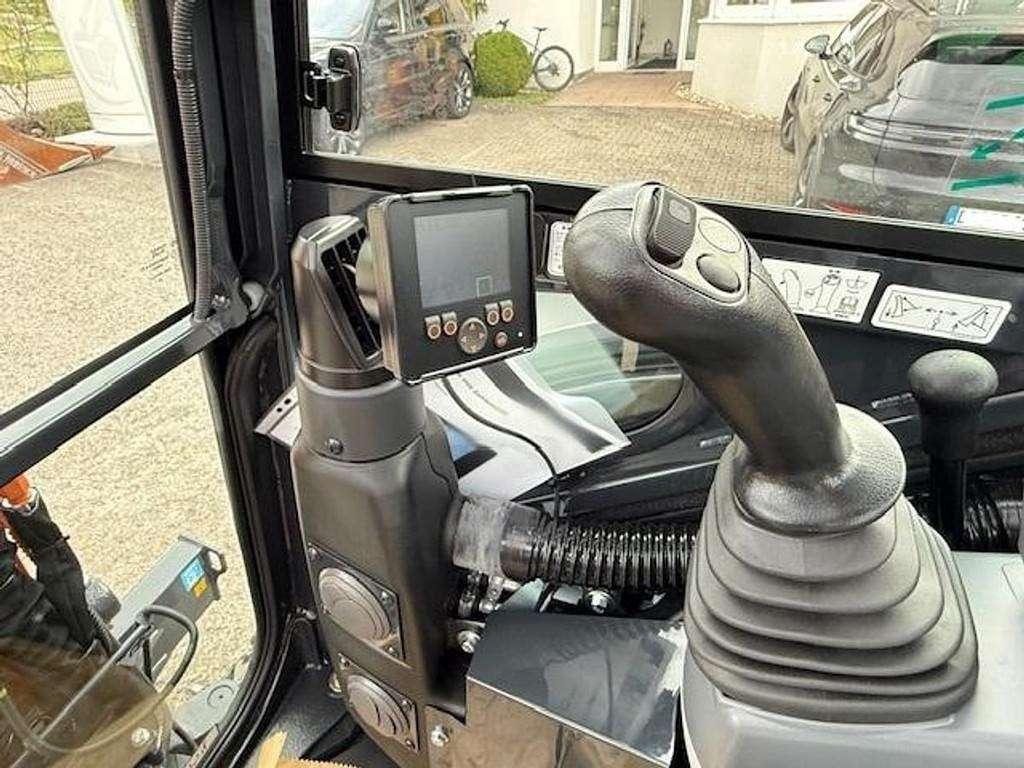 Hitachi ZX26 U-6 Photo 5