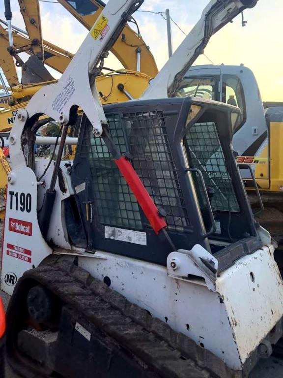 Bobcat T190 Photo 2