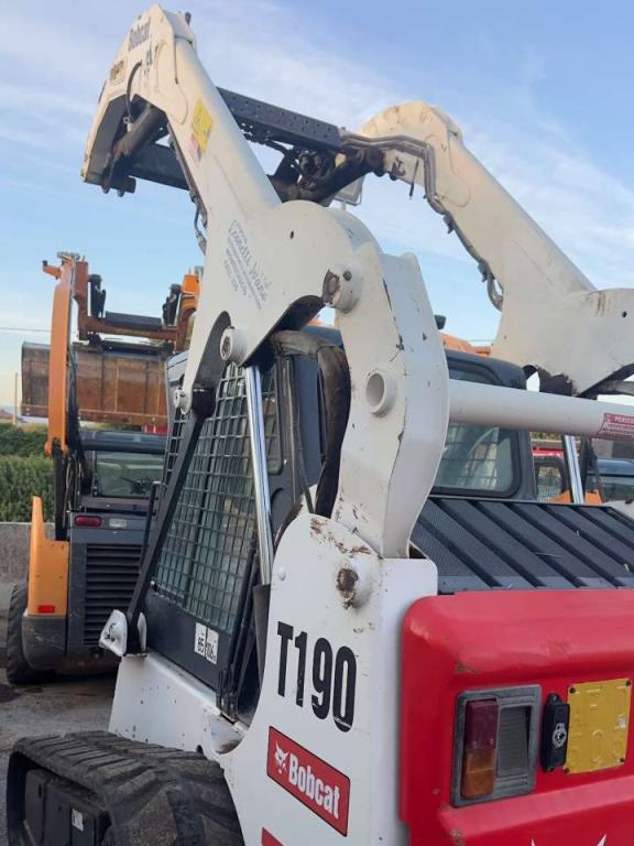 Bobcat T190 Photo 3