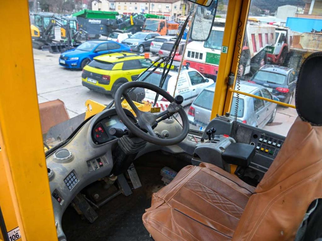 Volvo L110E Photo 17