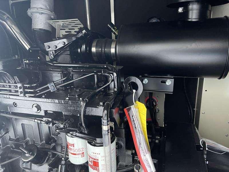 Cummins 220 kVA Photo 19