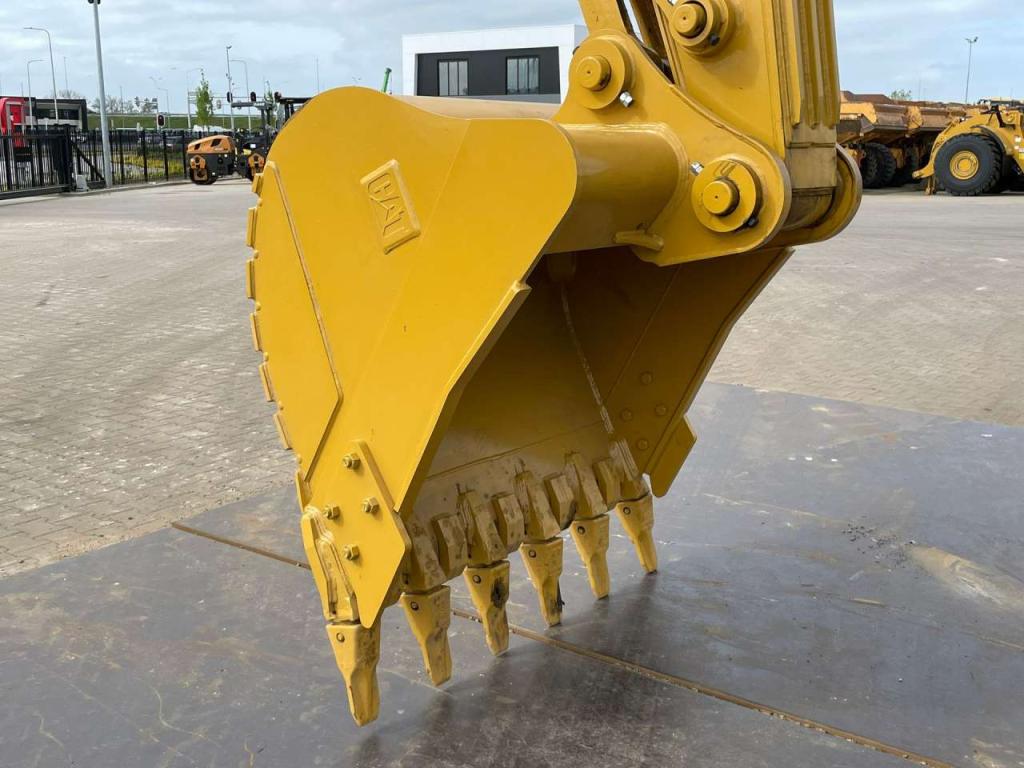 Caterpillar 323D3 Photo 10