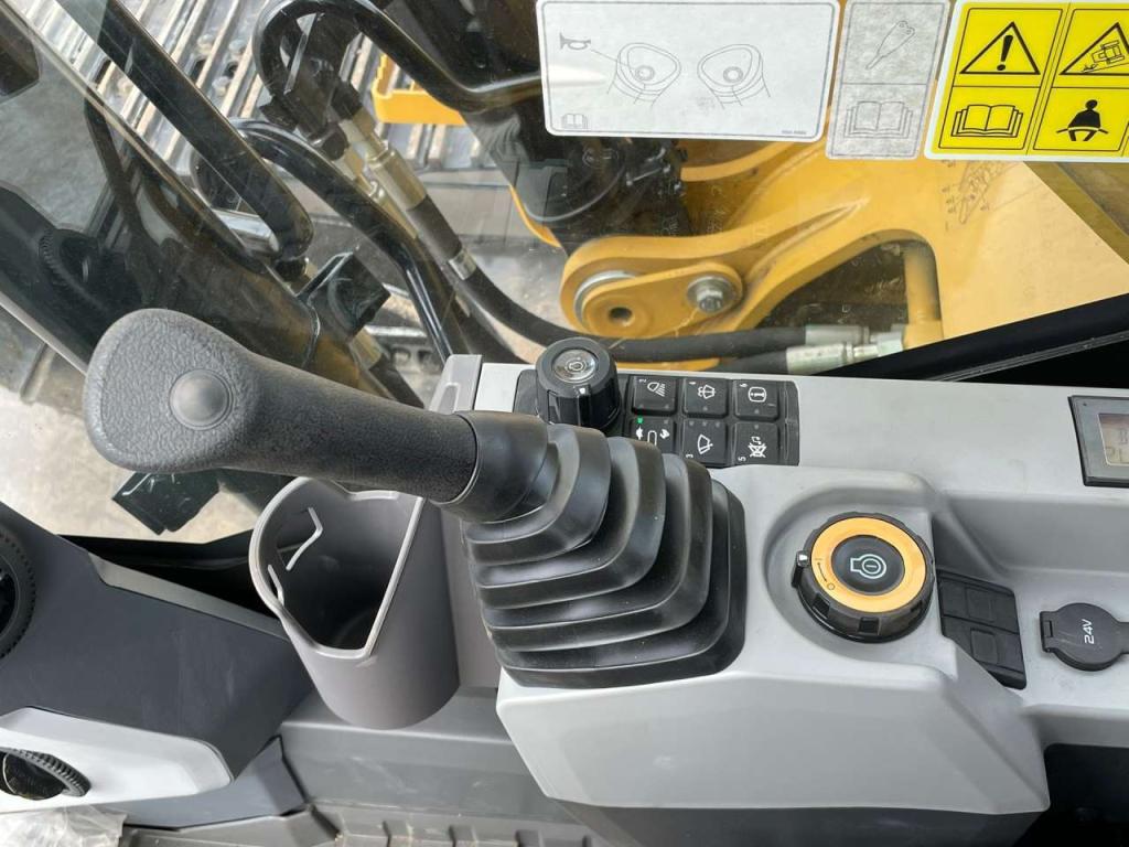 Caterpillar 323D3 Photo 24