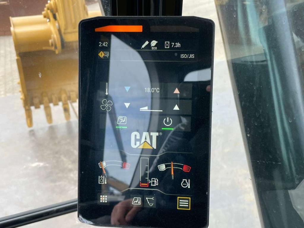 Caterpillar 323D3 Photo 26