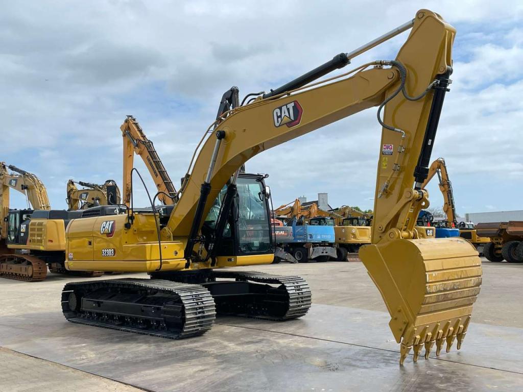 Caterpillar 323D3 Photo 7