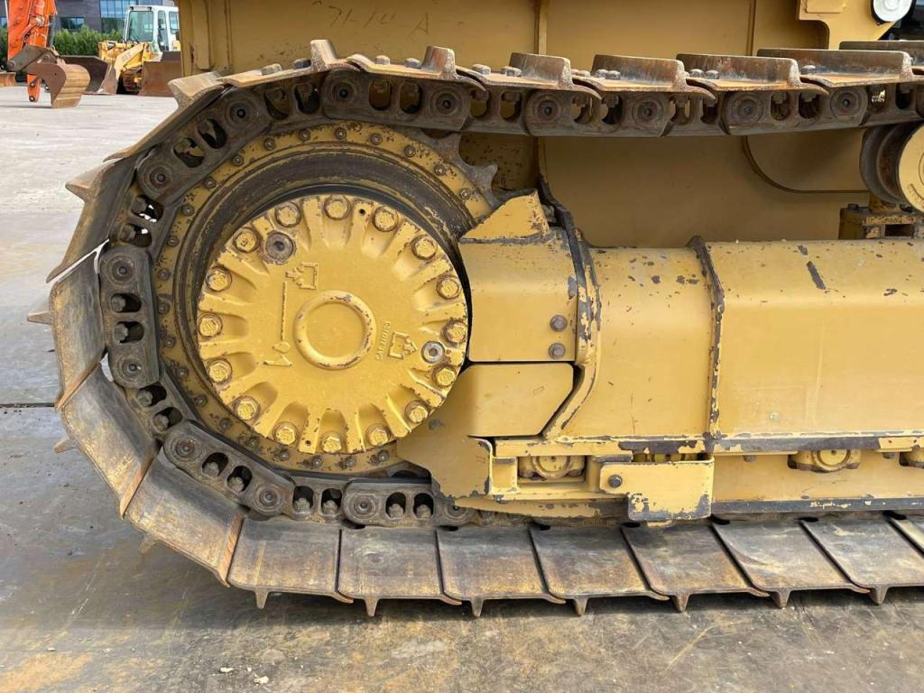 Caterpillar D2 LGP 12A | LEICA GPS Photo 15