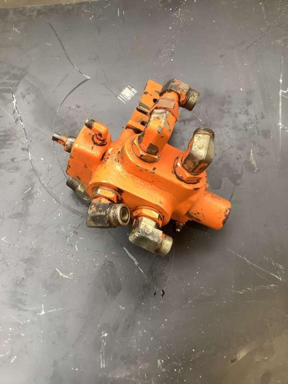 Distributeur hydraulique pour Fiat Hitachi EX 235 Photo 1