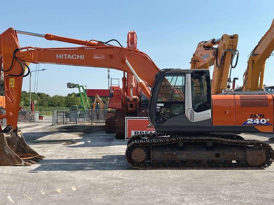 Hitachi ZX240N-3 Photo 2