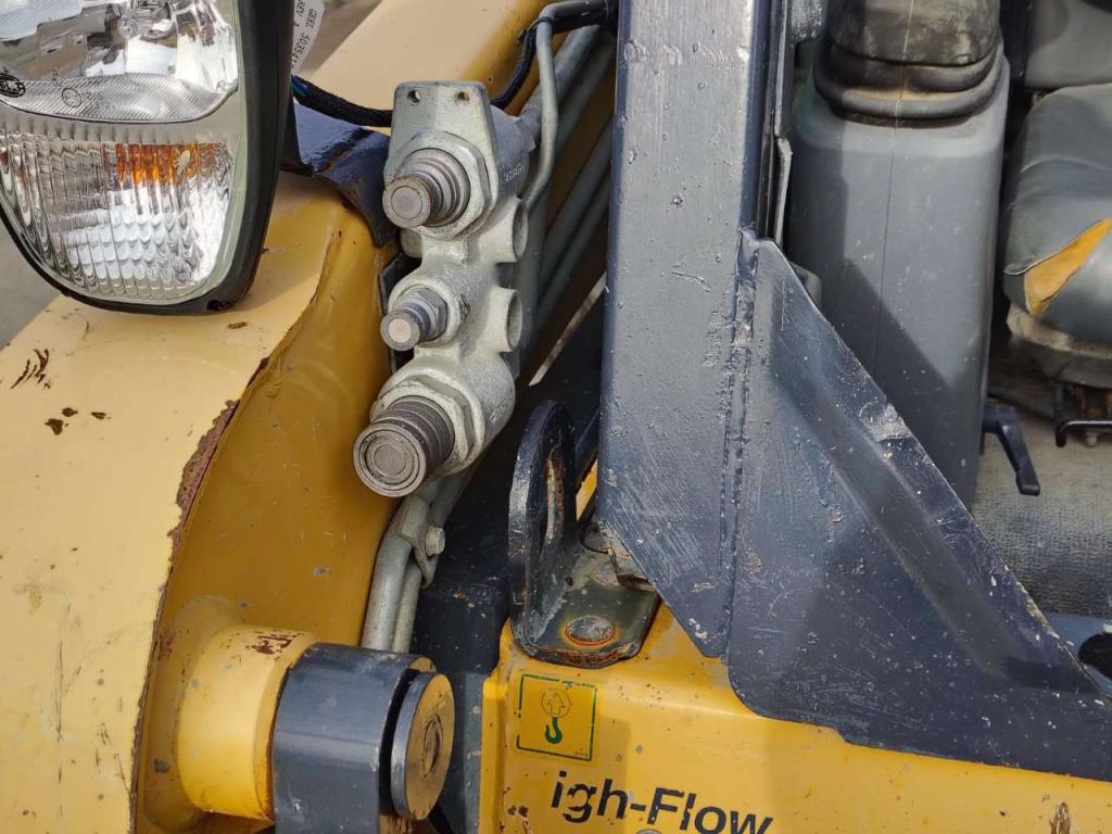 Gehl R 260 Photo 16