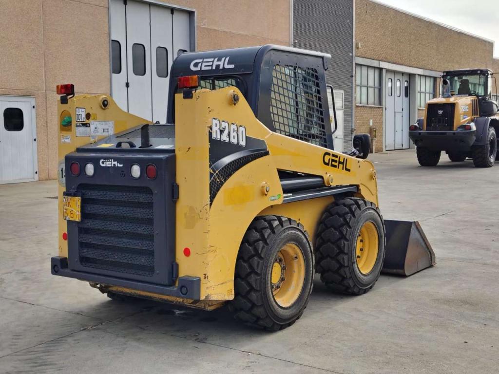 Gehl R 260 Photo 5
