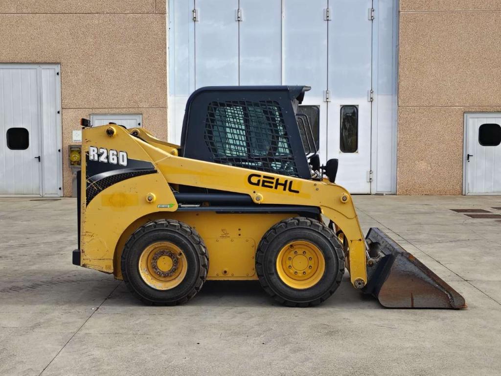 Gehl R 260 Photo 6