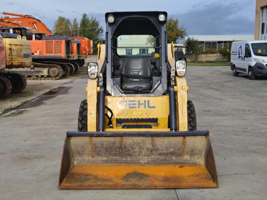Gehl R 260 Photo 8