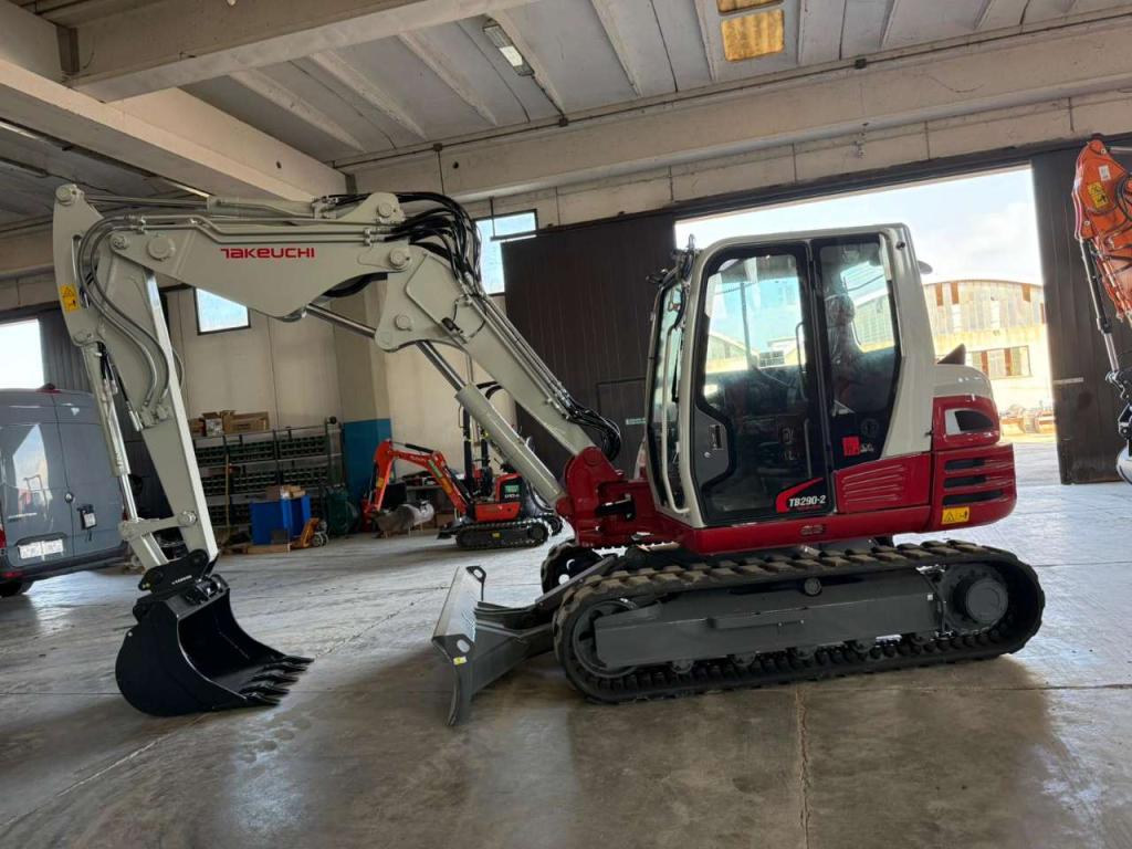 Takeuchi tB290-R Photo 11
