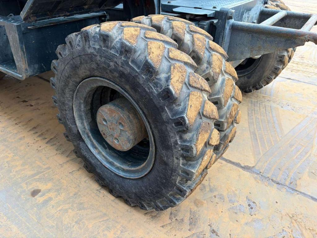 Hyundai Robex 180W-9A Photo 13