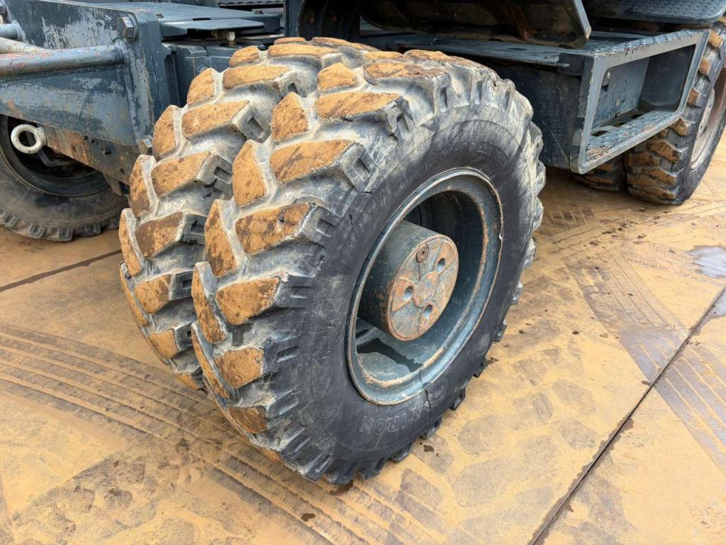 Hyundai Robex 180W-9A Photo 14