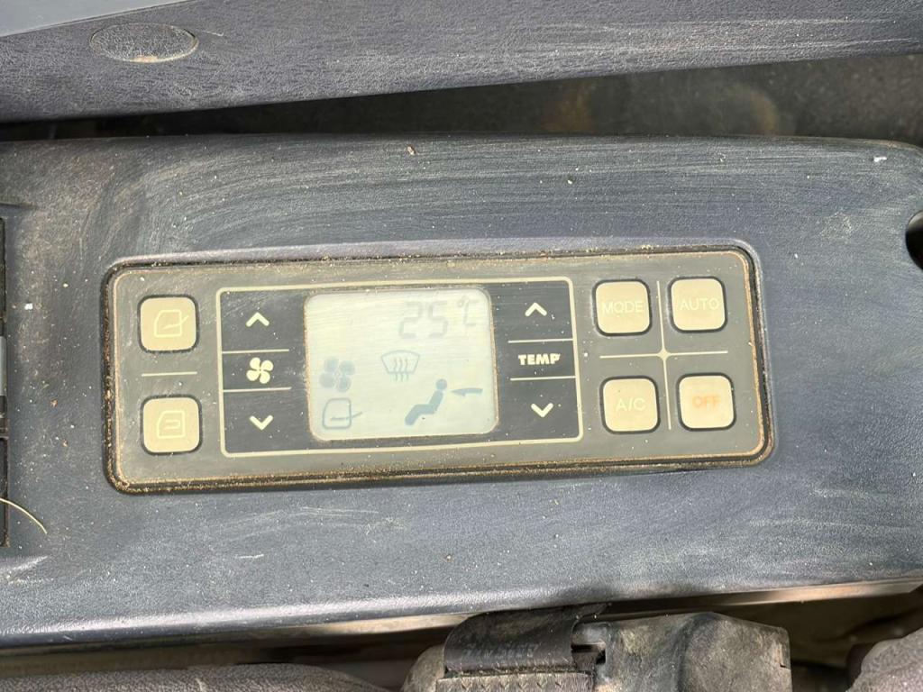 Hyundai Robex 180W-9A Photo 24