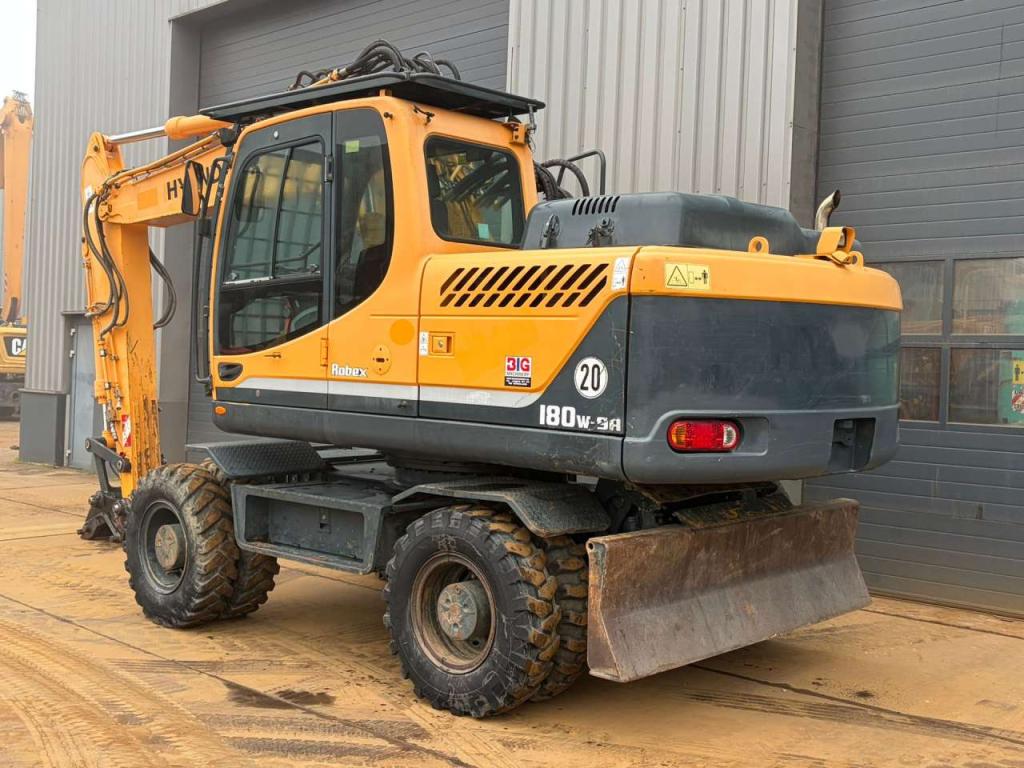 Hyundai Robex 180W-9A Photo 3