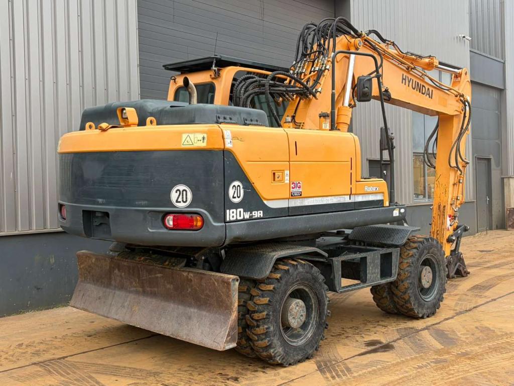 Hyundai Robex 180W-9A Photo 5