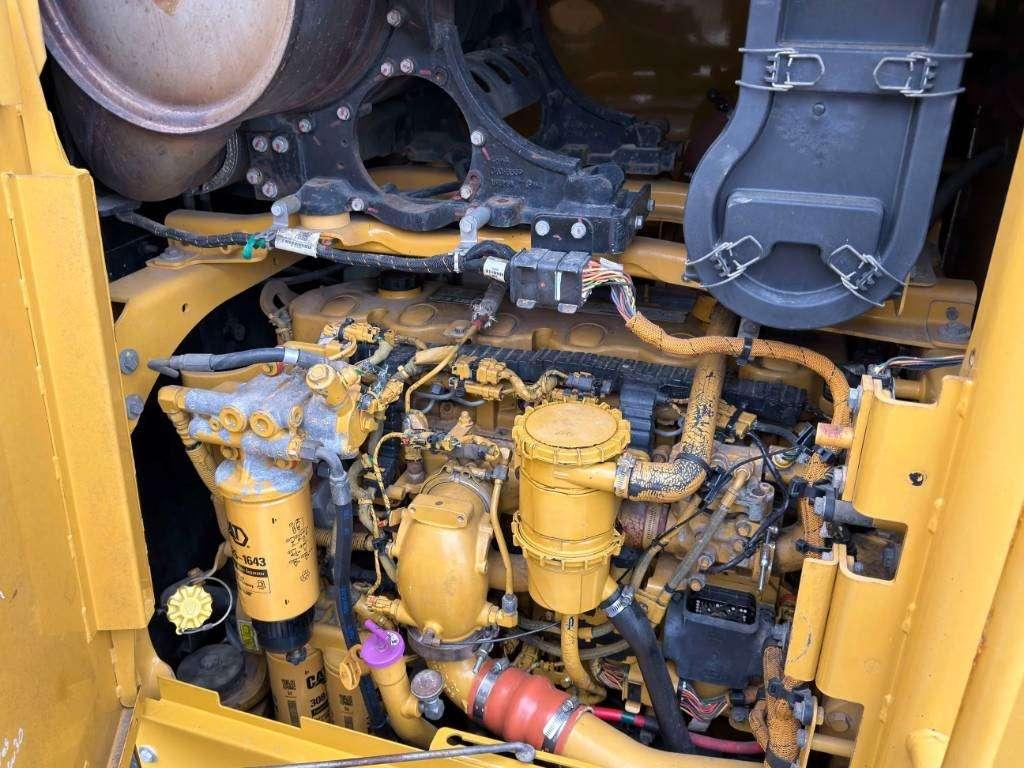 Caterpillar 140M2 Photo 28
