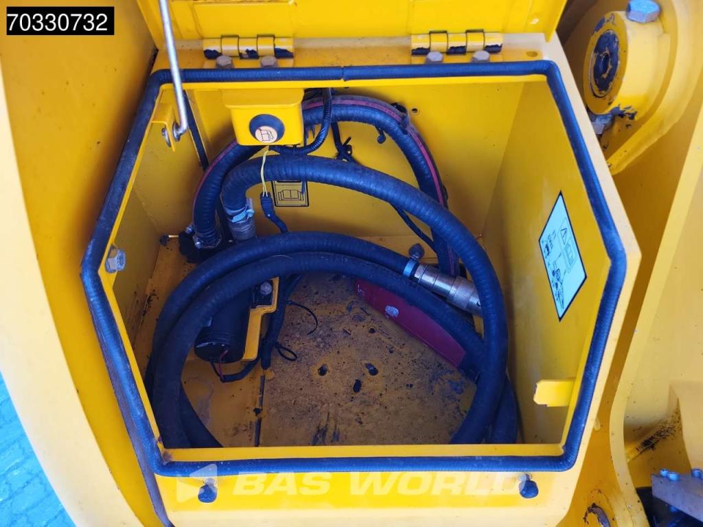 JCB JS145 W Photo 13
