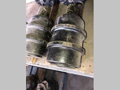 8E5600 Galets supérieurs pour Caterpillar 320 en vente par Fratelli Zenzalari S.r.l.