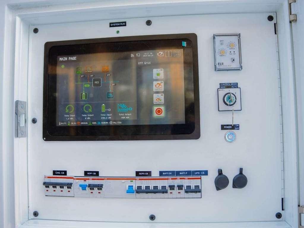PHE500 Hybrid Energy System- 500 kVA - 1040 kWh Groupe électrogène Photo 6