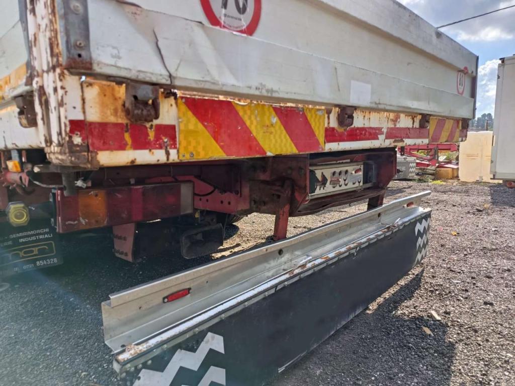 Renault 385 Photo 3
