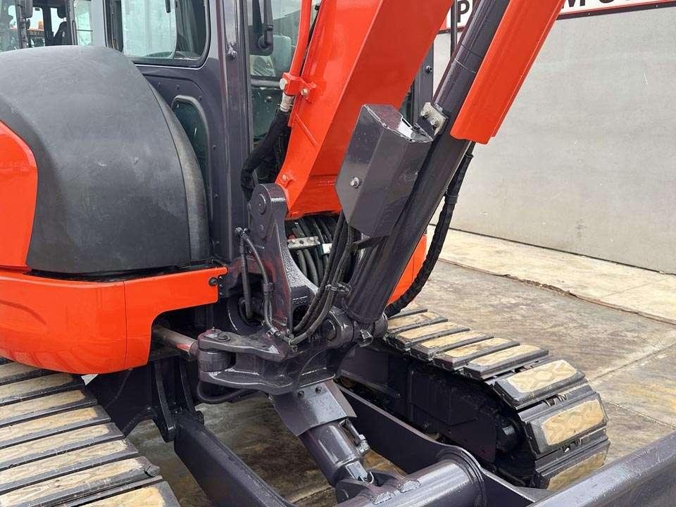Kubota U55-4 Photo 5