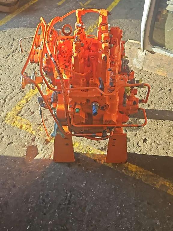 Distributeur hydraulique pour Fiat Hitachi ex 215 Photo 1