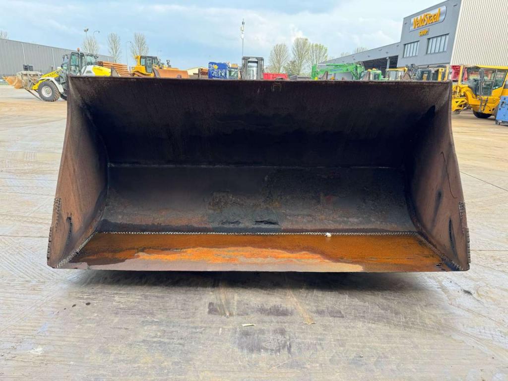 Caterpillar 980 Photo 8