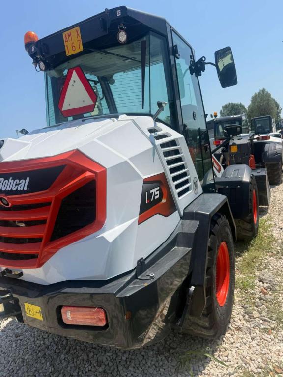 Bobcat L75 Photo 2