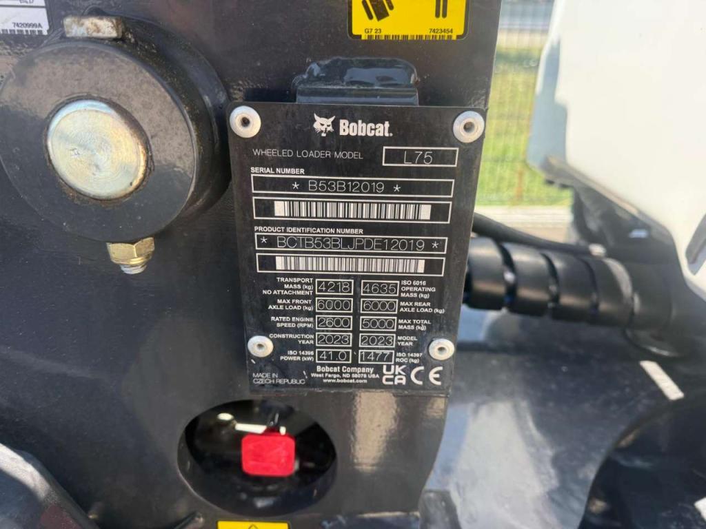 Bobcat L75 Photo 9