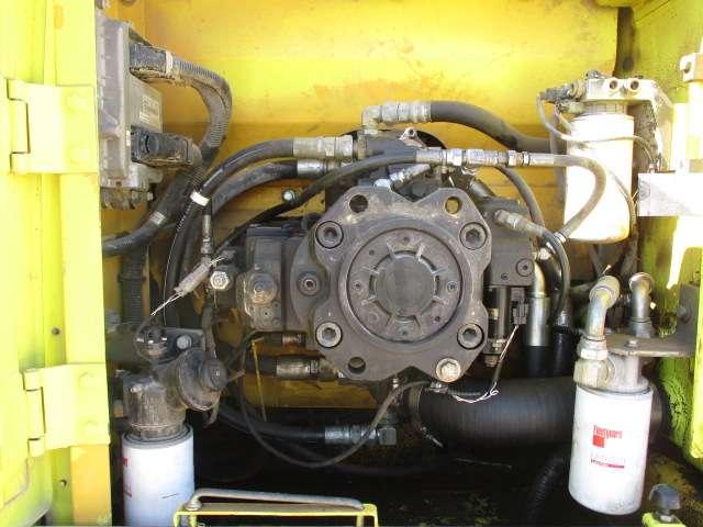 New Holland E245C Photo 16