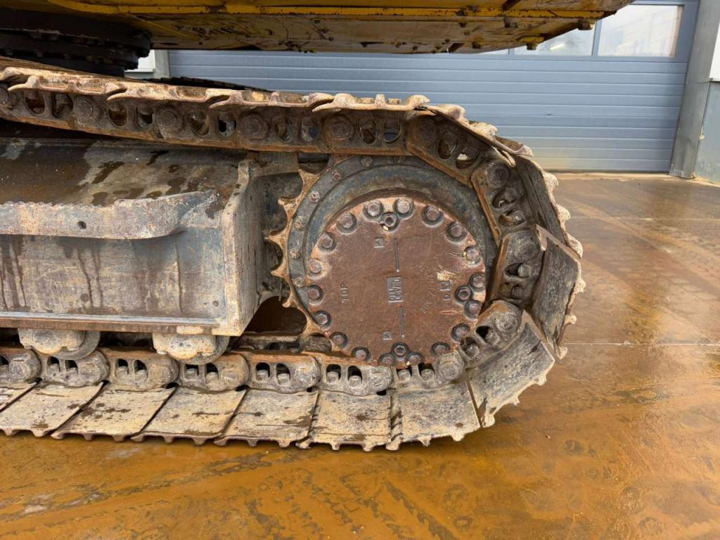 Komatsu HB215LC-1 HB Photo 12