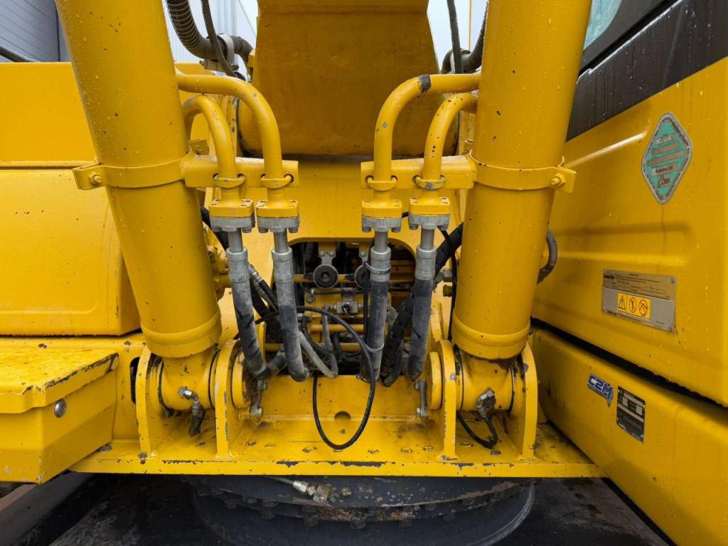 Komatsu HB215LC-1 HB Photo 24