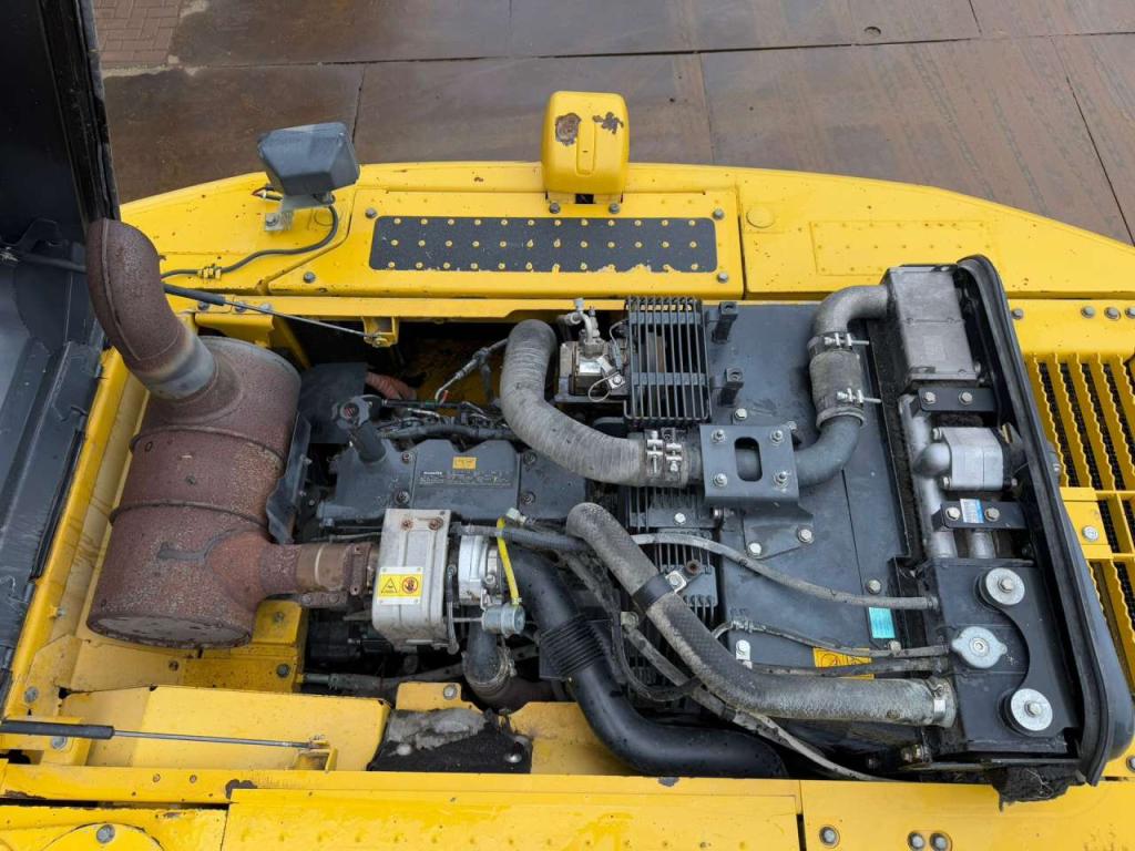 Komatsu HB215LC-1 HB Photo 28
