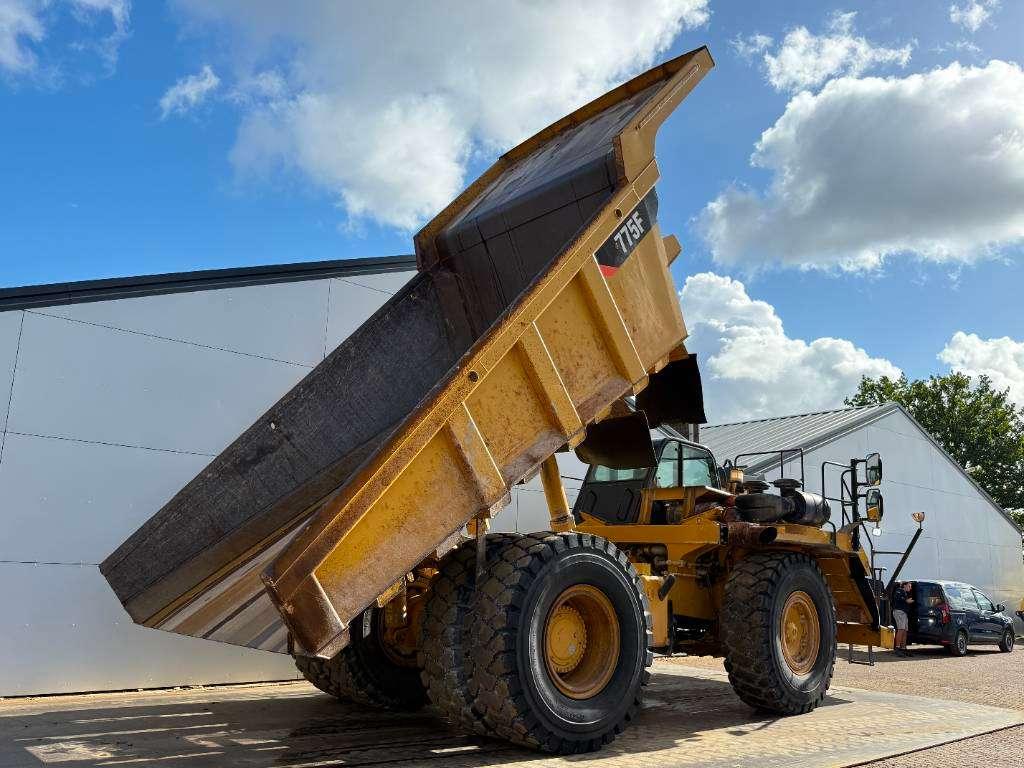 Caterpillar 775F - German Machine / Auto Greasing Photo 18