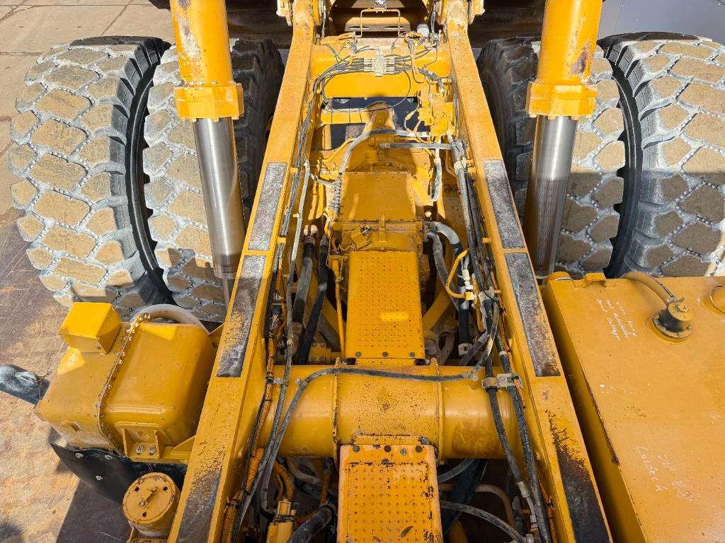 Caterpillar 775F - German Machine / Auto Greasing Photo 27