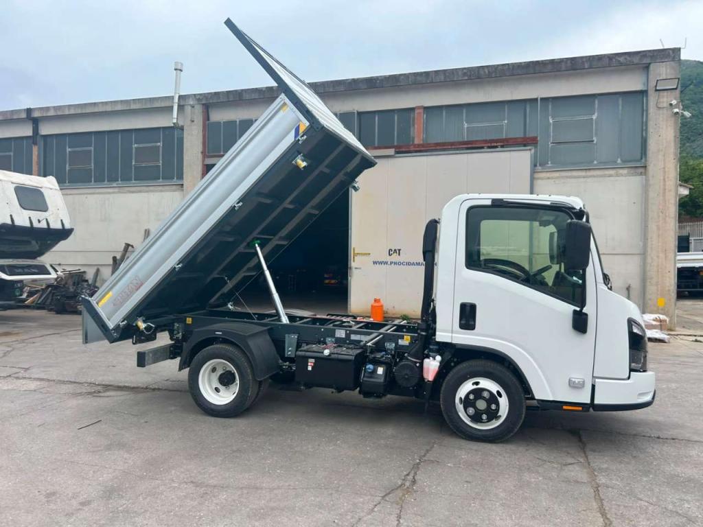 Isuzu M27 NEW GENERATION Photo 12