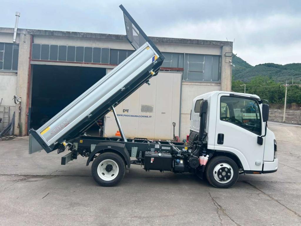 Isuzu M27 NEW GENERATION Photo 14