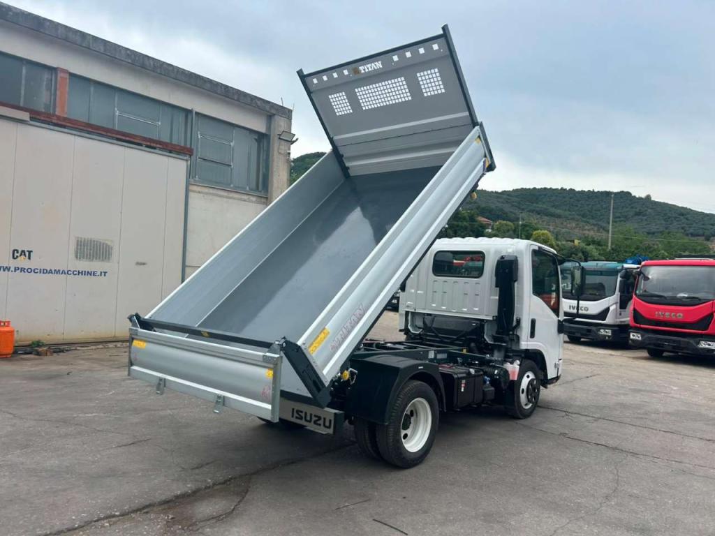 Isuzu M27 NEW GENERATION Photo 17