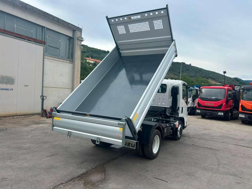 Isuzu M27 NEW GENERATION Photo 19