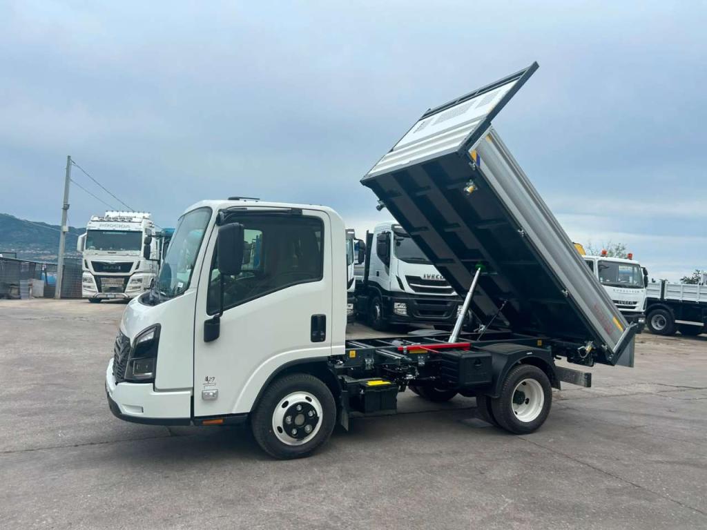 Isuzu M27 NEW GENERATION Photo 2