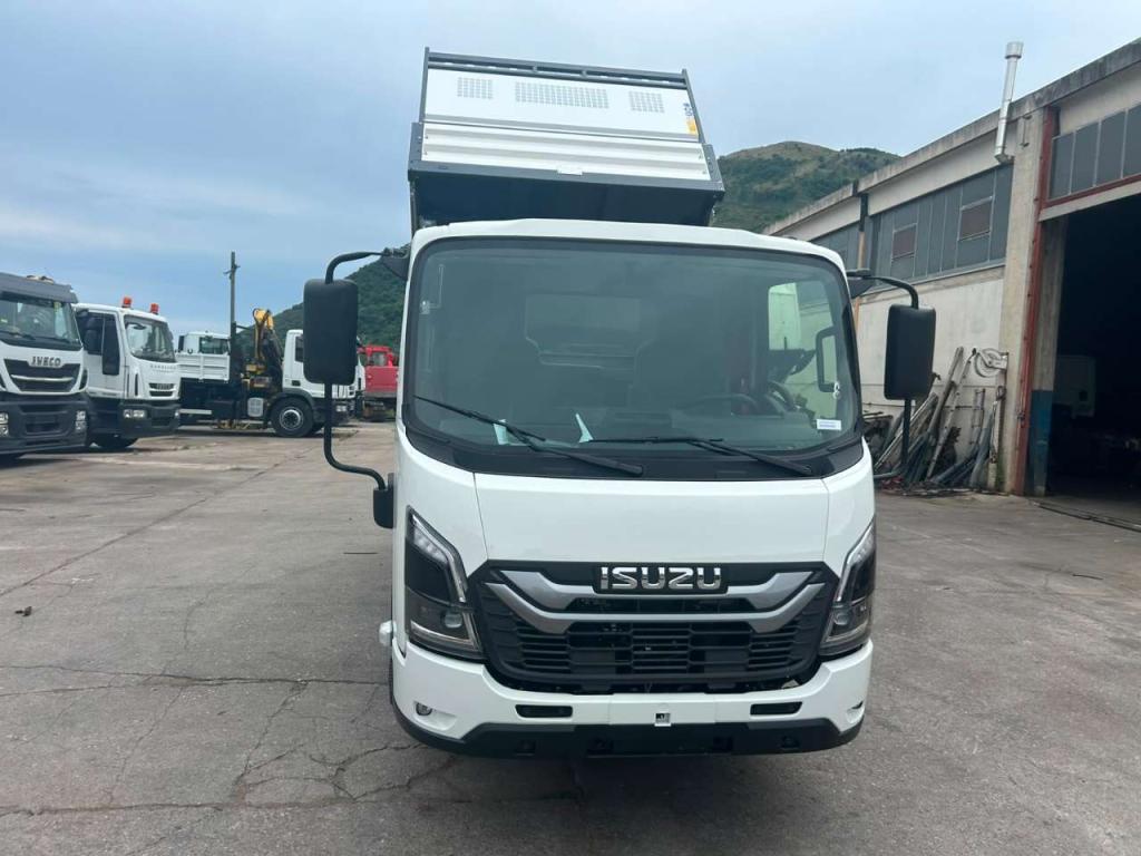 Isuzu M27 NEW GENERATION Photo 7
