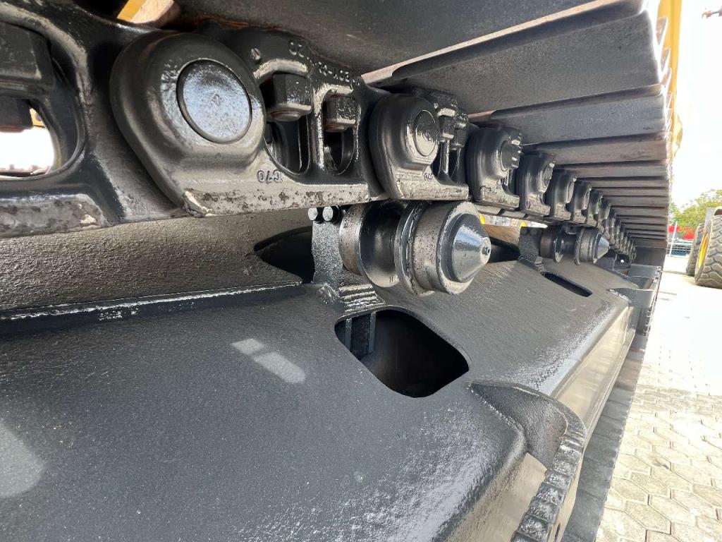 Komatsu PC210NLC-11 Photo 14