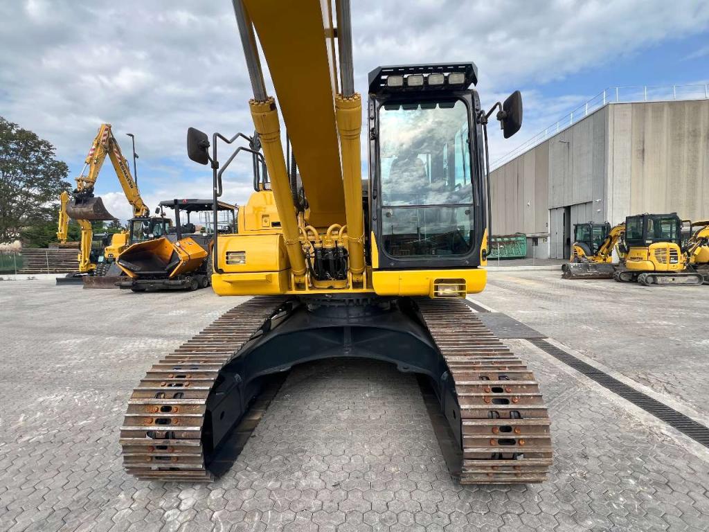 Komatsu PC210NLC-11 Photo 4