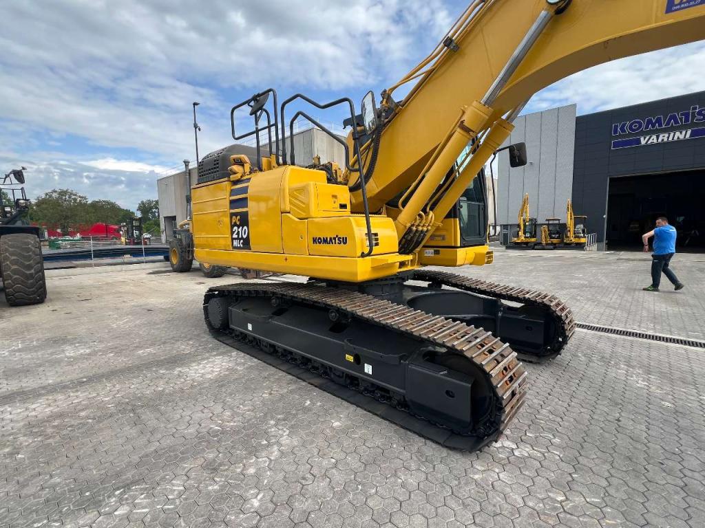 Komatsu PC210NLC-11 Photo 5