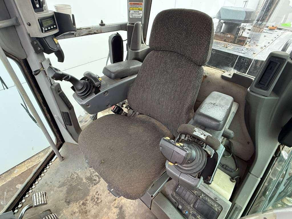Caterpillar 14M - Joysticks / 4.27m Blade + 3 Tine Ripper Photo 6