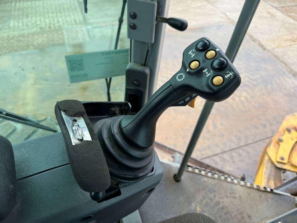 Caterpillar 14M - Joysticks / 4.27m Blade + 3 Tine Ripper Photo 7