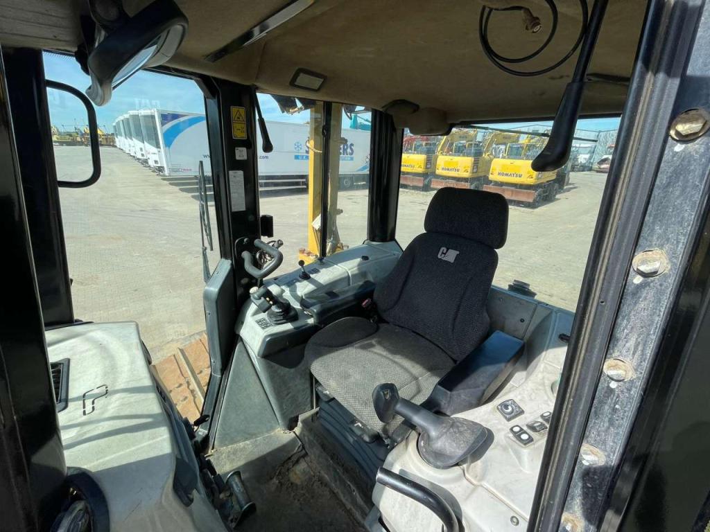 Caterpillar D6N LGP Photo 21